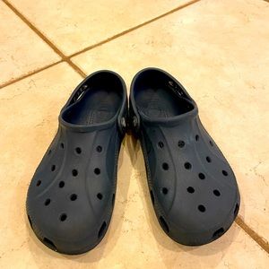 Size 12/13 Navy Blue Crocs , EUC!